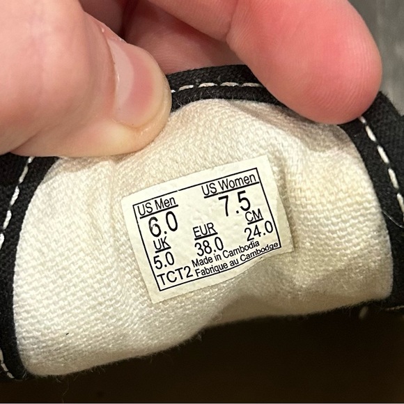 Vans - Picture 3 of 3